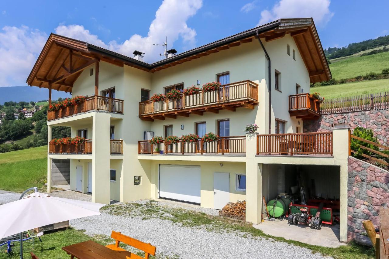 Urlaub Auf Dem Bauernhof Hallerhof * Villandro